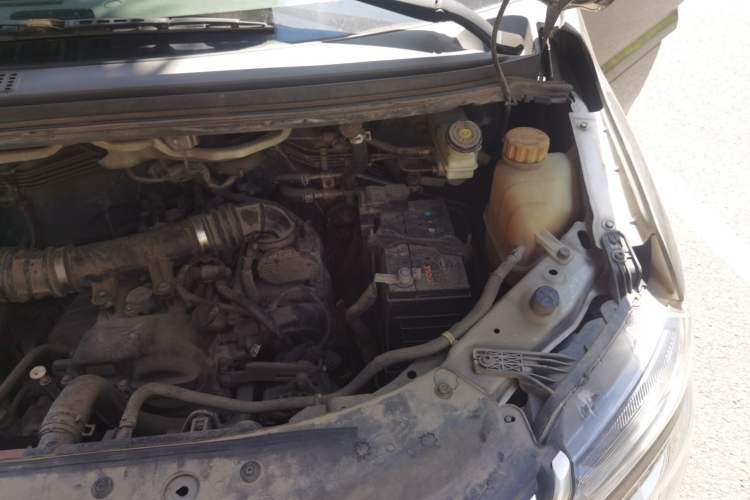 Used FORTHING Lingzhi 2020 M5 1.6L Practical Model Engine Bay Left