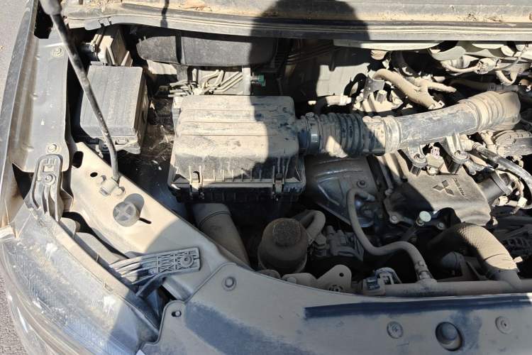 Used FORTHING Lingzhi 2020 M5L 1.6L Base Model 7 Seats Engine Bay Right
