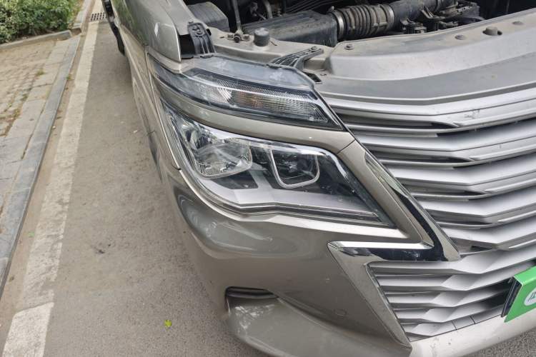 Used FORTHING Lingzhi 2020 M5L 1.6L Luxury 7-Seater Exterior 6