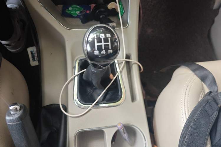 Used FORTHING Lingzhi 2020 M5L 1.6L Luxury 7-Seater Gear Lever