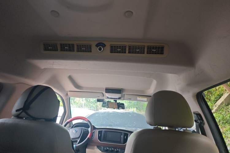 Used FORTHING Lingzhi 2020 M5L 1.6L Luxury 7-Seater Headliner
