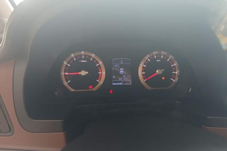 Used FORTHING Lingzhi 2020 M5L 1.6L Base Model 7 Seats Instrument Cluster
