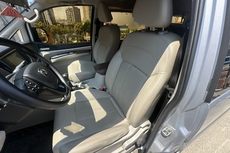 Used FORTHING Lingzhi 2020 M5L 1.6L Luxury 7-Seater Interior 12
