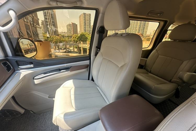 Used FORTHING Lingzhi 2020 M5L 1.6L Luxury 7-Seater Interior 2