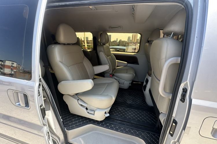 Used FORTHING Lingzhi 2020 M5L 1.6L Luxury 7-Seater Interior 7