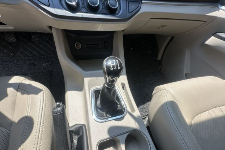 Used FORTHING Lingzhi 2020 M5L 1.6L Luxury 7-Seater Interior 8