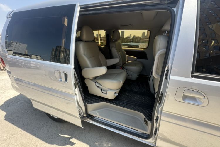 Used FORTHING Lingzhi 2020 M5L 1.6L Luxury 7-Seater Interior 9