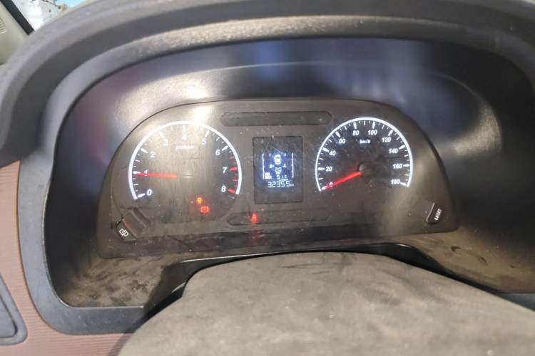 Used FORTHING Lingzhi 2020 M5L 1.6L Utility Model Odometer Close Up