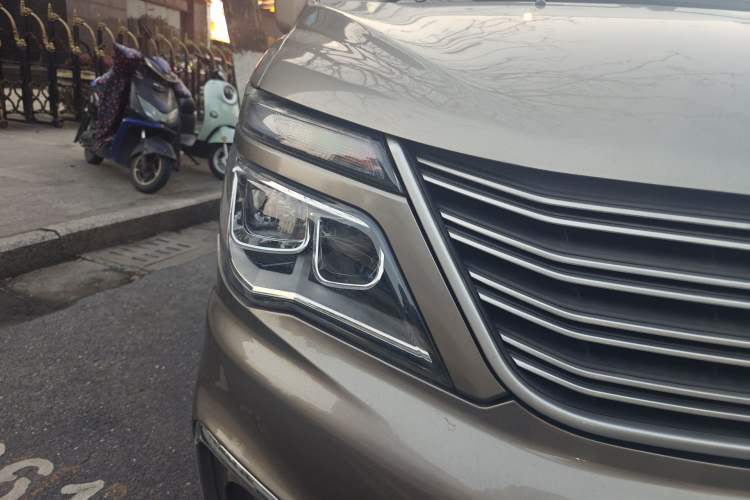 Used FORTHING Lingzhi 2020 M5L 1.6L Utility Model Right Front Headlight