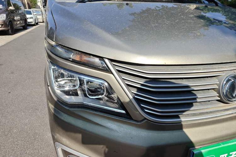 Used FORTHING Lingzhi 2020 M5L 1.6L Base Model 7 Seats Right Front Headlight