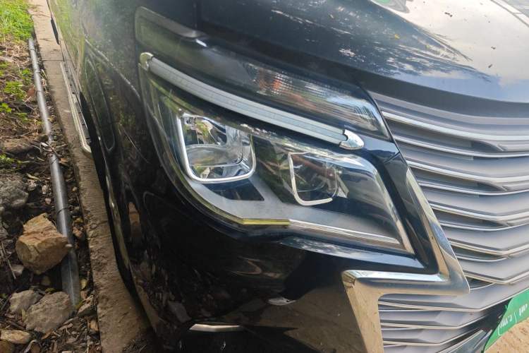 Used FORTHING Lingzhi 2020 M5L 1.6L Luxury 7-Seater Right Front Headlight