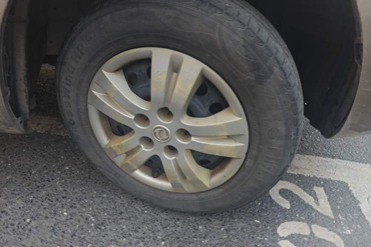 Used FORTHING Lingzhi 2020 M5L 1.6L Utility Model Right Front Wheel Hub