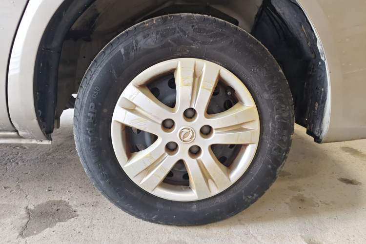 Used FORTHING Lingzhi 2020 M5L 1.6L Utility Model Right Front Wheel Hub