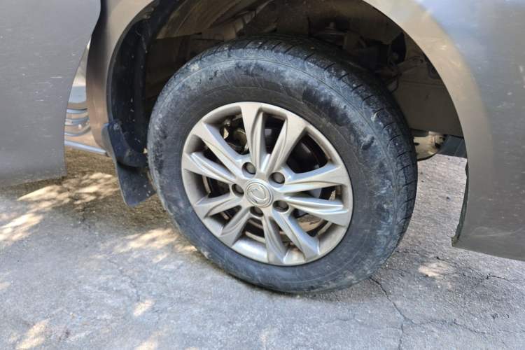 Used FORTHING Lingzhi 2020 M5 1.6L Luxury 7-Seater Right Front Wheel Hub