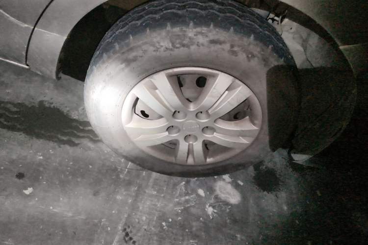 Used FORTHING Lingzhi 2020 M5L 1.6L Utility Model Right Front Wheel Hub