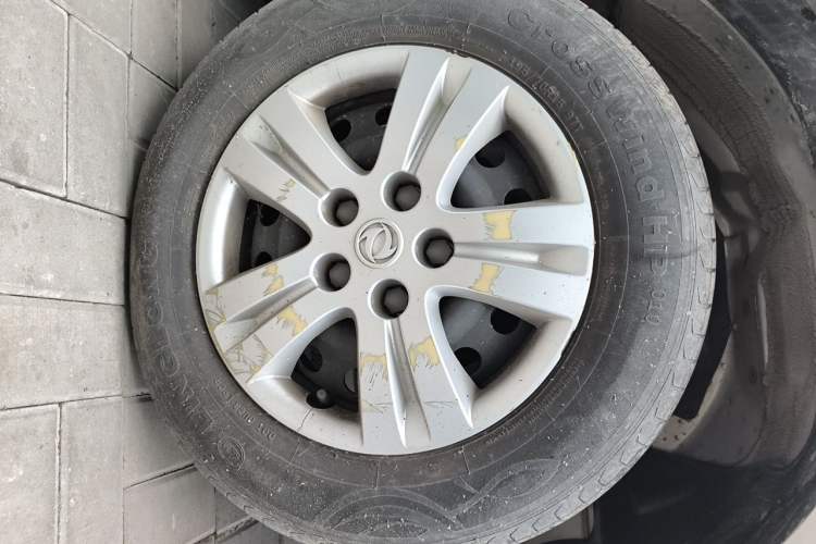 Used FORTHING Lingzhi 2020 M5L 1.6L Base Model 7 Seats Right Front Wheel Hub