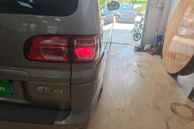 Used FORTHING Lingzhi 2020 M5L 1.6L Base Model 7 Seats Right Rear Taillight