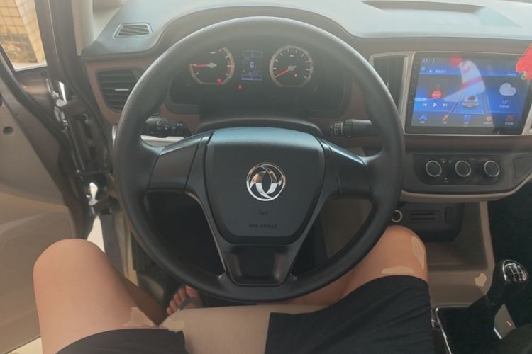 Used FORTHING Lingzhi 2020 M5L 1.6L Base Model 7 Seats Steering Wheel