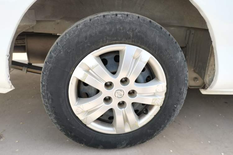 Used FORTHING Lingzhi 2020 M5L 1.6L Utility Model Exterior 5