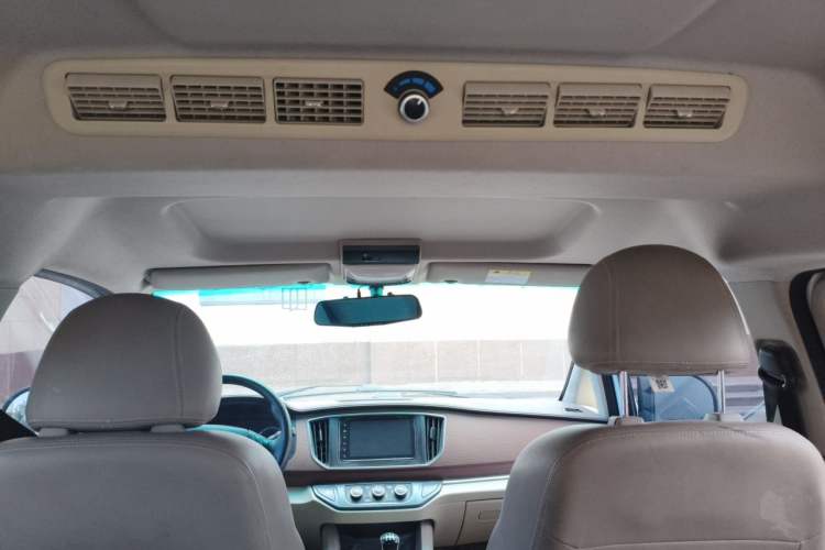 Used FORTHING Lingzhi 2020 M5L 1.6L Luxury 7-Seater Headliner