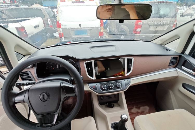 Used FORTHING Lingzhi 2020 M5L 1.6L Utility Model Interior 1
