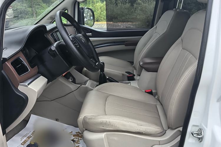 Used FORTHING Lingzhi 2020 M5L 1.6L Luxury 7-Seater Interior 1