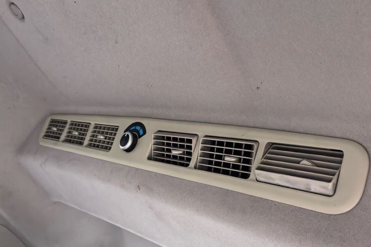 Used FORTHING Lingzhi 2020 M5L 1.6L Luxury 7-Seater Interior 3