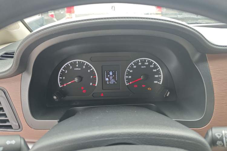 Used FORTHING Lingzhi 2020 M5L 1.6L Utility Model Odometer Close Up