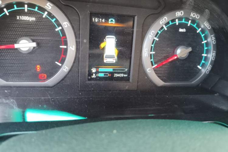 Used FORTHING Lingzhi 2020 M5L 1.6L Luxury 7-Seater Odometer Close Up