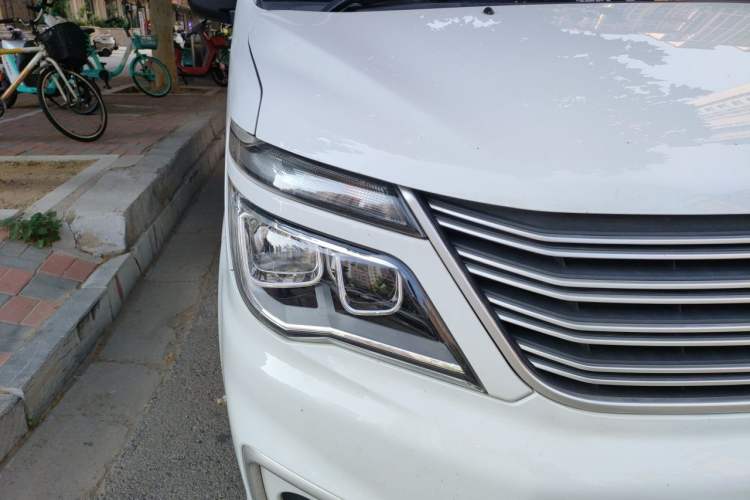 Used FORTHING Lingzhi  Right Front Headlight