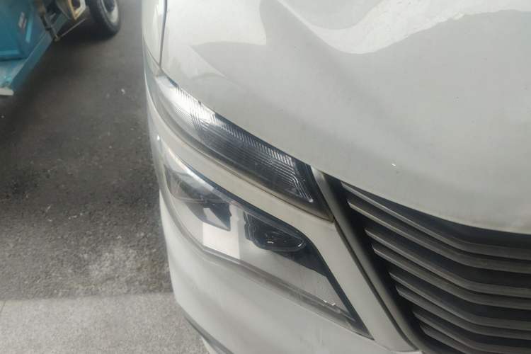 Used FORTHING Lingzhi 2020 M5L 1.6L Utility Model Right Front Headlight