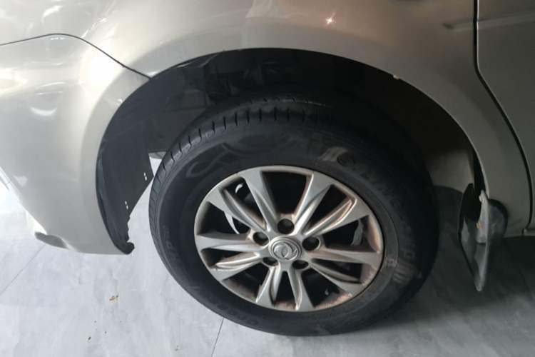 Used FORTHING Lingzhi 2020 M5L 1.6L Luxury 7-Seater Left Front Wheel Hub
