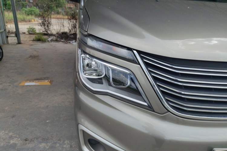 Used FORTHING Lingzhi 2020 M5L 1.6L Utility Model Right Front Headlight
