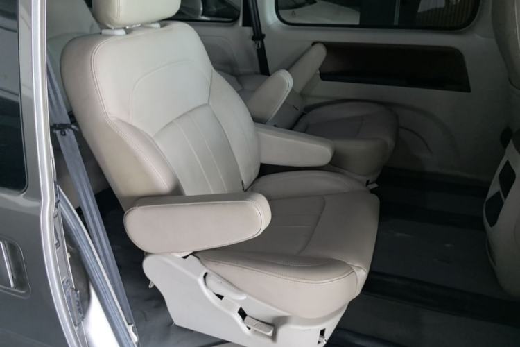 Used FORTHING Lingzhi 2020 M5L 1.6L Luxury 7-Seater Right Front Seat