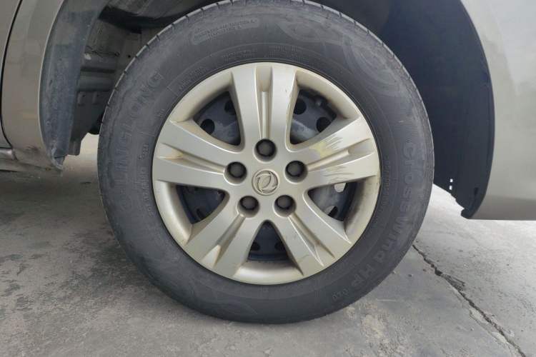 Used FORTHING Lingzhi 2020 M5L 1.6L Utility Model Right Front Wheel Hub