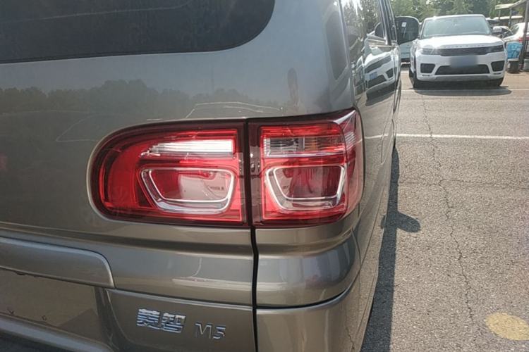 Used FORTHING Lingzhi 2020 M5L 1.6L Base Model 9 Seats Right Rear Taillight
