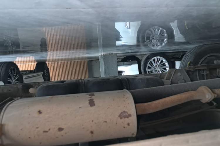 Used FORTHING Lingzhi 2020 M5L 1.6L Luxury 7-Seater Right Side Sill