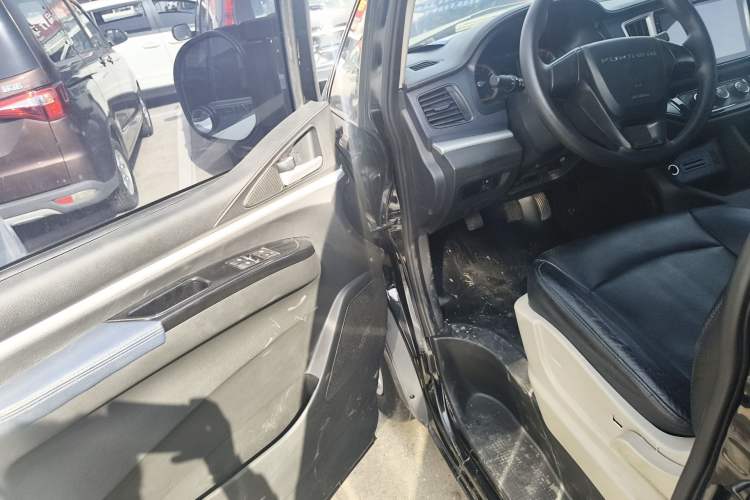 Used FORTHING Lingzhi 2021 M5L 2.0L Utility Model Driver Seat