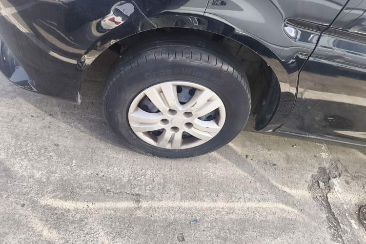 Used FORTHING Lingzhi 2021 M5L 2.0L Utility Model Exterior 4