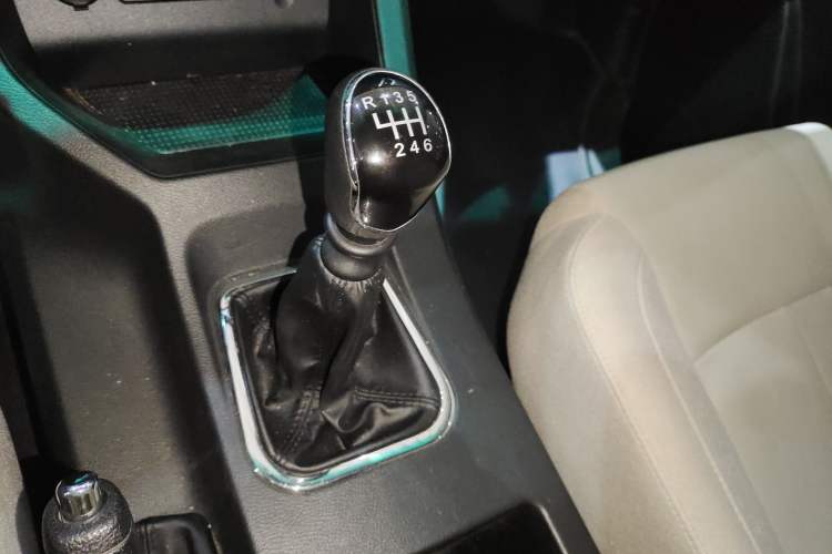 Used FORTHING Lingzhi 2021 M5L 2.0L Utility Model Gear Lever
