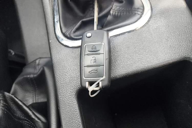Used FORTHING Lingzhi 2021 M5L 2.0L Utility Model Interior 1