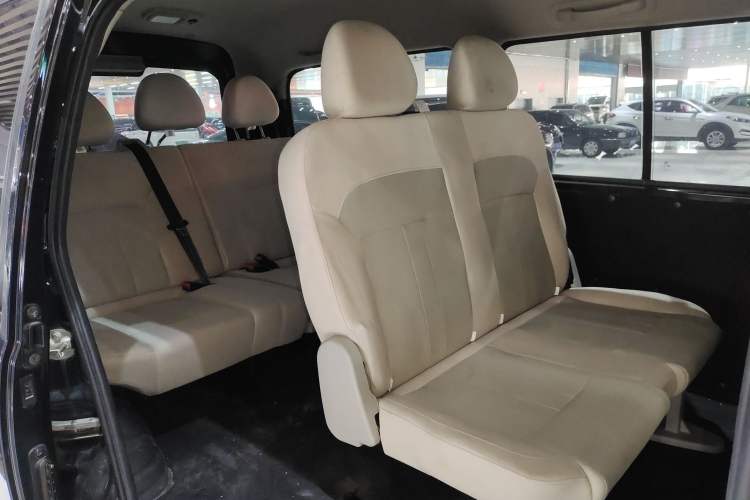 Used FORTHING Lingzhi 2021 M5L 2.0L Utility Model Interior 4