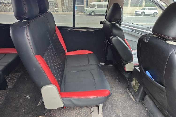 Used FORTHING Lingzhi 2021 M5L 2.0L Utility Model Left Rear Seat
