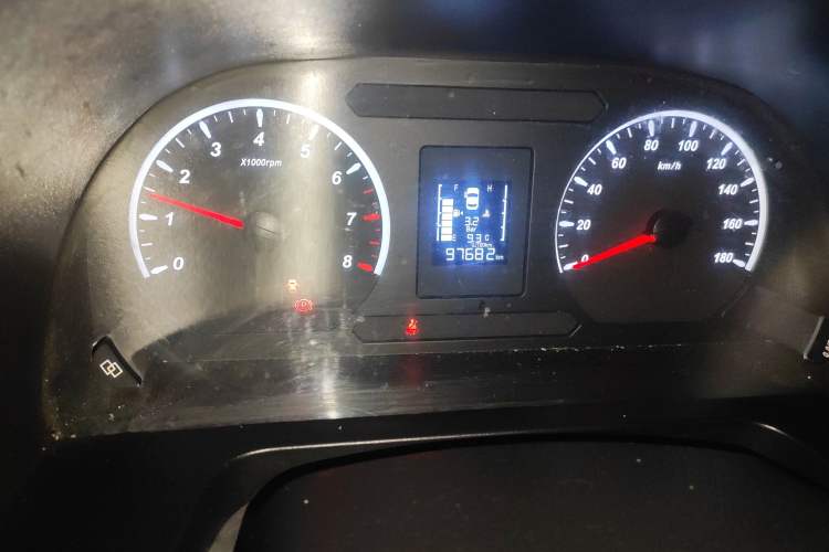 Used FORTHING Lingzhi 2021 M5L 2.0L Utility Model Odometer Close Up