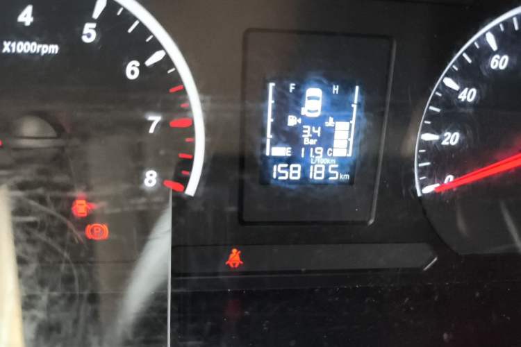 Used FORTHING Lingzhi 2021 M5L 2.0L Utility Model Odometer Close Up