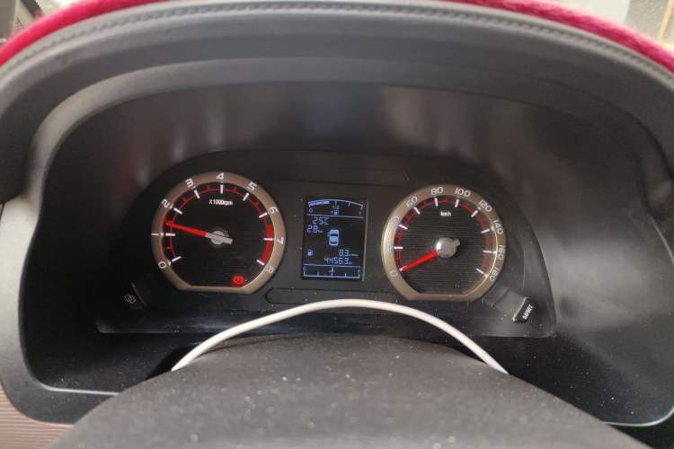 Used FORTHING Lingzhi 2021 M5L 2.0L Utility Model Odometer Close Up