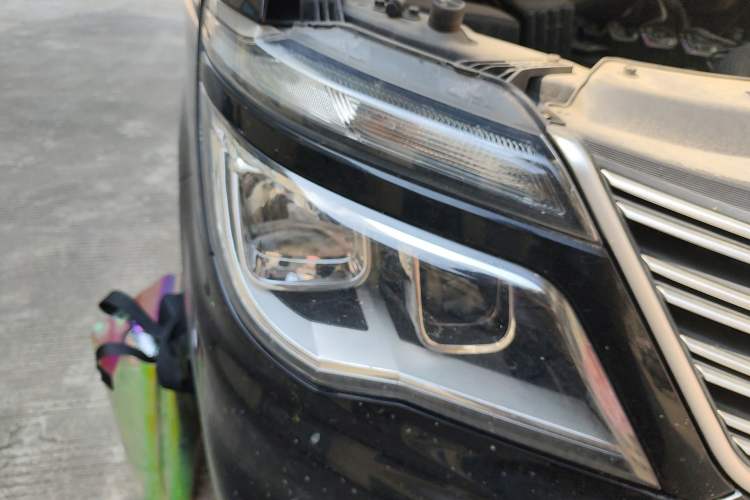 Used FORTHING Lingzhi 2021 M5L 2.0L Utility Model Right Front Headlight