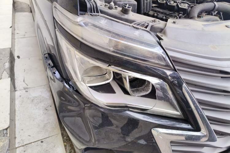 Used FORTHING Lingzhi 2021 M5L 2.0L Utility Model Right Front Headlight