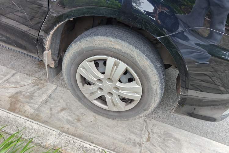 Used FORTHING Lingzhi 2021 M5L 2.0L Utility Model Right Front Wheel Hub