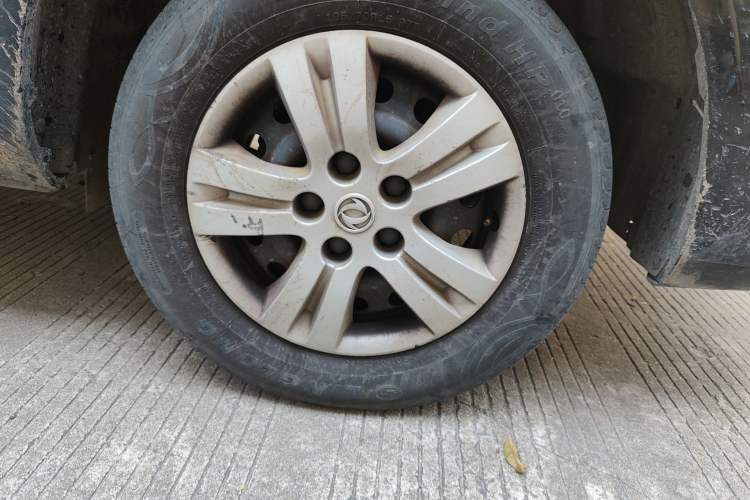Used FORTHING Lingzhi 2021 M5L 2.0L Utility Model Right Front Wheel Hub
